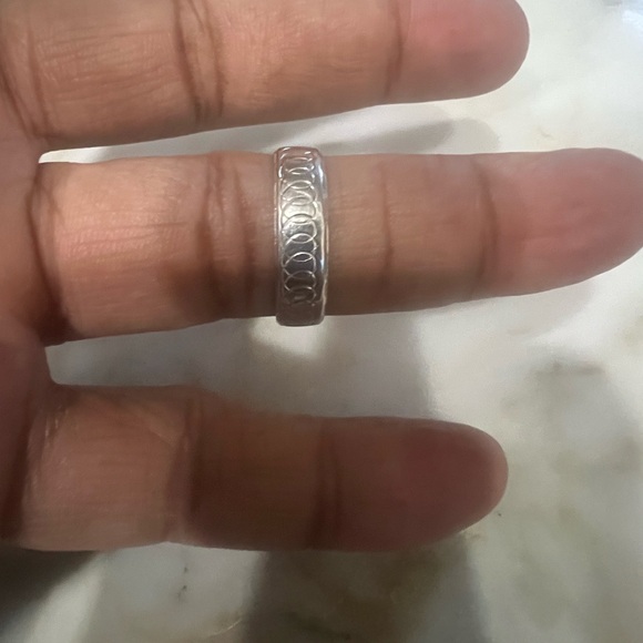 Silver Patterned Ring - Picture 3 of 8
